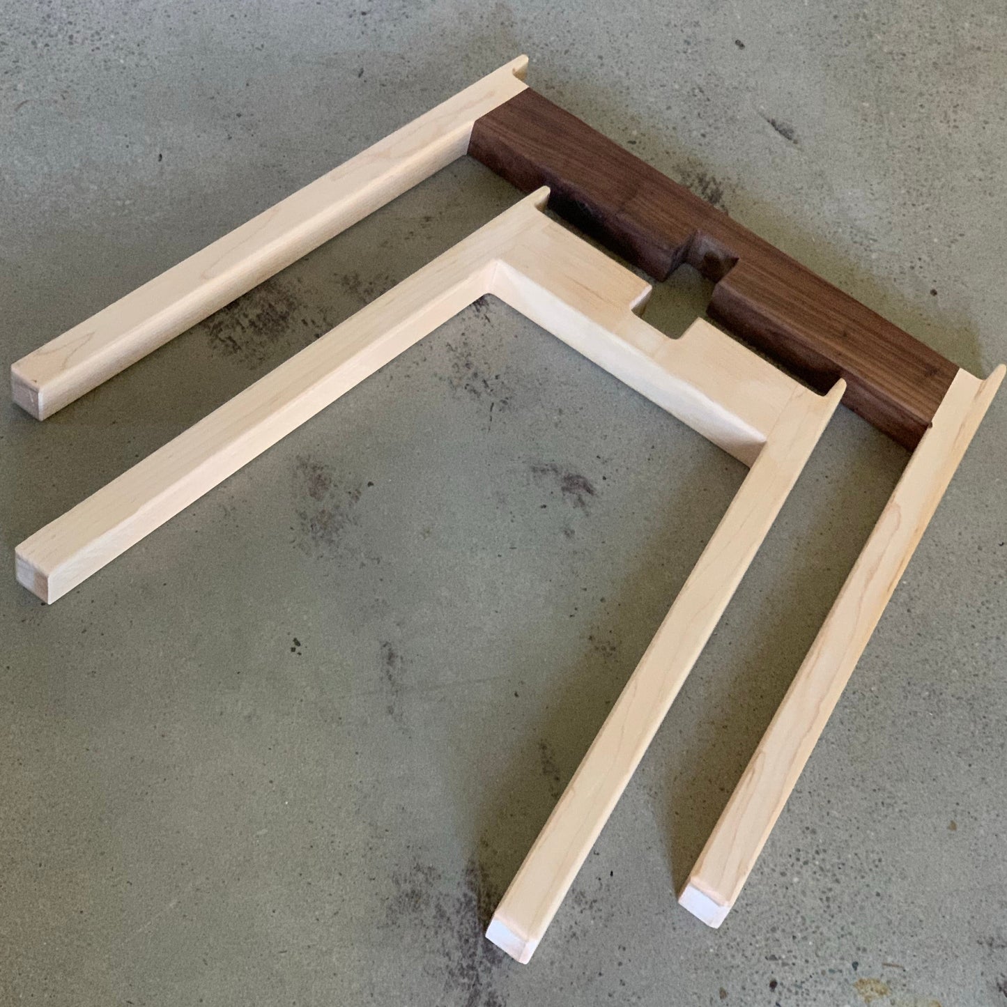 Oregon Handcraft Brass Handled Tray Table