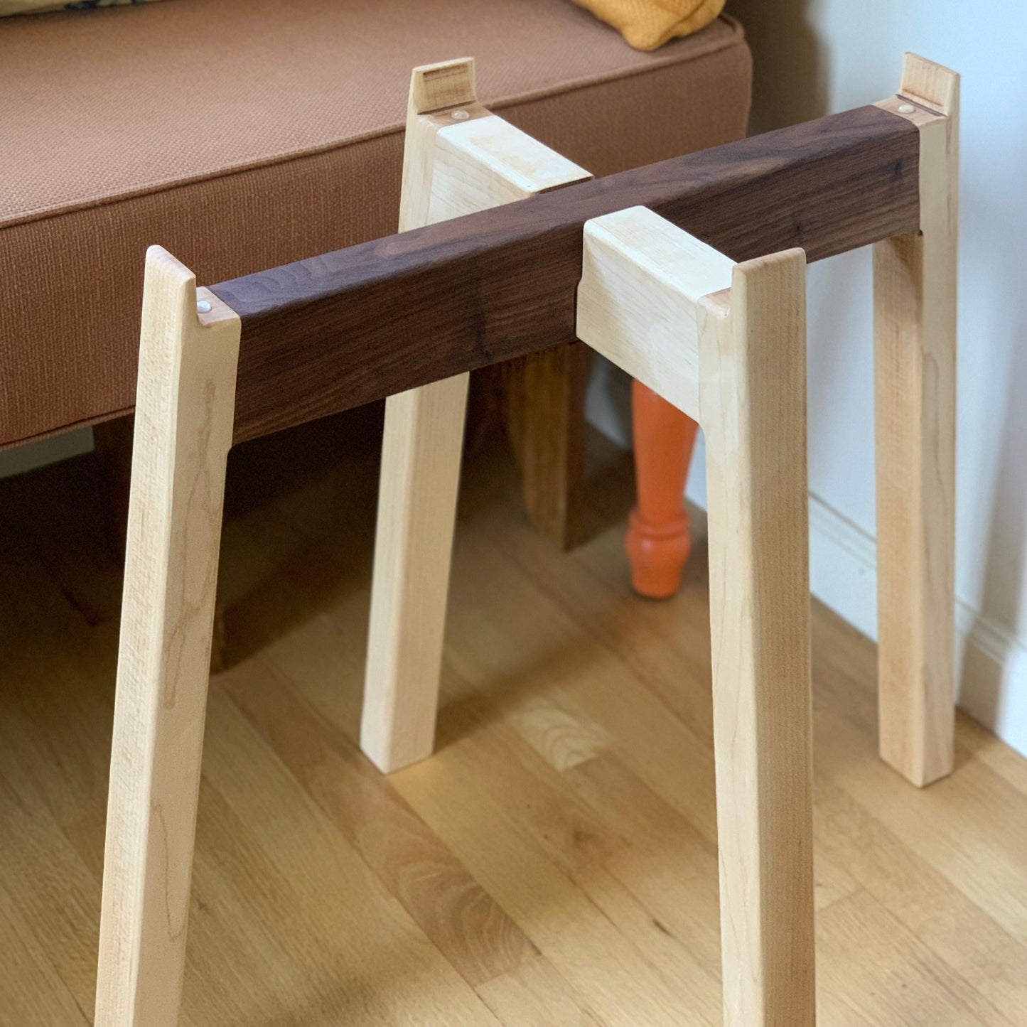 Oregon Handcraft Brass Handled Tray Table